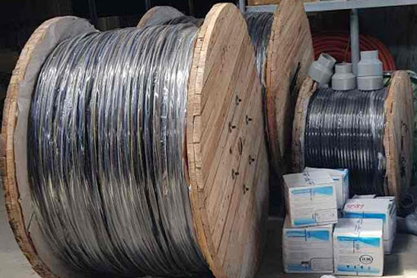 cáp ngầm